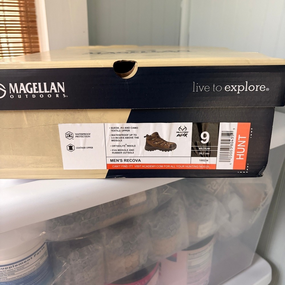Magellan Outdoors Recova Mens 9 Hunting Boots Waterproof RealTree APX Camo
